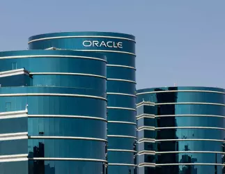 Oracle объявила о назначении двух генеральных директоров в рамках смелой перестановки в руководстве.